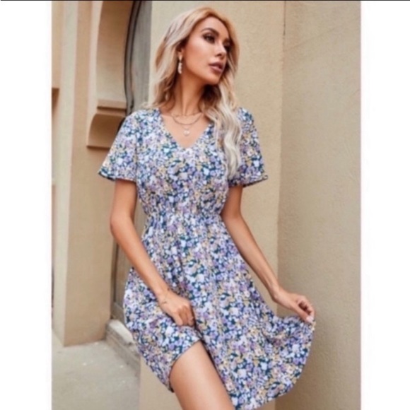Dresses & Skirts - V NECK FLOWER PRINT A LINE DRESS